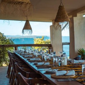 Manyara Best View Lodge, Mahlzeiten auf der Terrasse