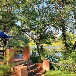Maramba River Lodge, Terrasse am Fluss