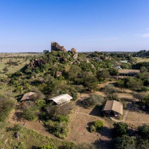 Mbuzi Mawe Serena Camp, Inselberge gleich am Camp