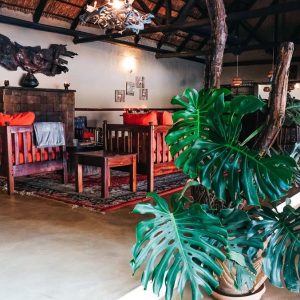 Mukambi Safari Lodge, Lounge