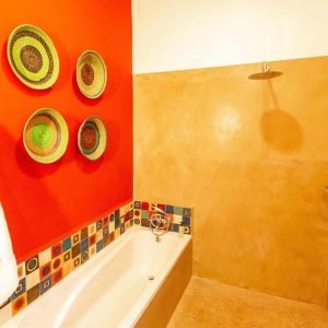 Phezulu Guest Lodge Bad