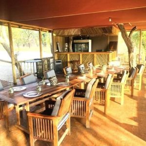 Rustic Gate Lodge, Speisen