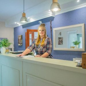 Safari Club, Rezeption