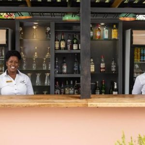 Sedia Riverside Hotel, Bar