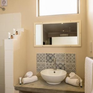 Sedia Riverside Hotel, Badezimmer