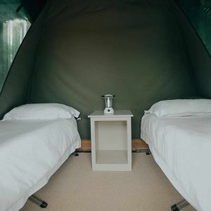 Shearwater Village Innenansicht Zelte