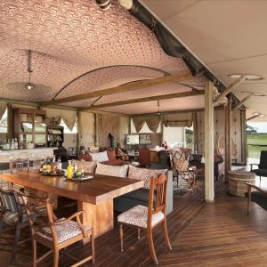 Somalisa Main Camp, Restaurant