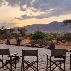 Soroi Larsens Camp, tägliches Lagerfeuer