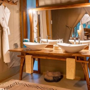 Soroi Migration Camp, stilvolles Badezimmer