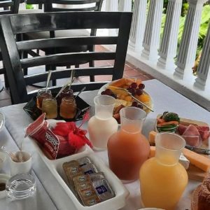 St. Lucia Wetlands Guest House, Speisen