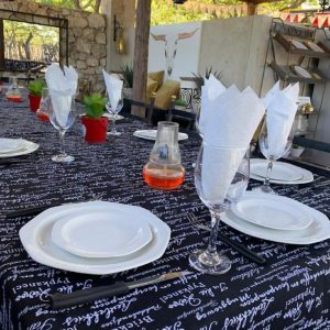 Tarentaal Guestfarm, langer Tisch