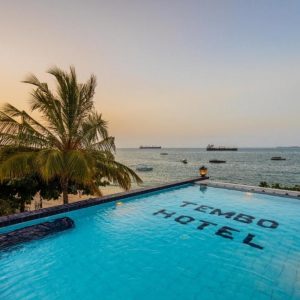 Tembo House Hotel, Pool mit Ausblick