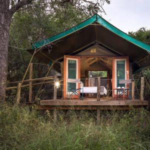 Aussenansicht der Zelte