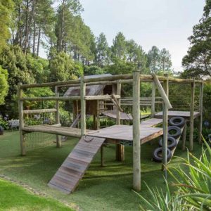 The Cavern Kinderspielplatz