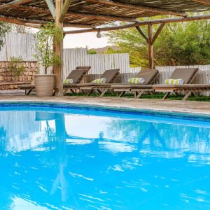 The Elegant Desert Lodge, einladender Pool