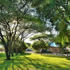 Thebe River Safaris, Gelände