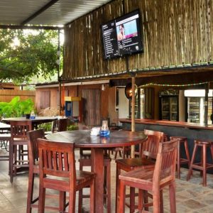 Thebe River Safaris, Bar