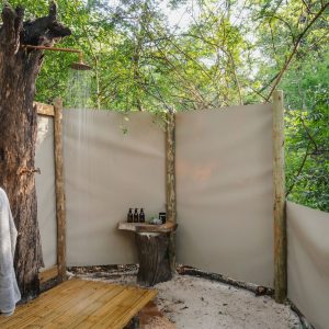 Tsowa Safari Lodge, Außendusche