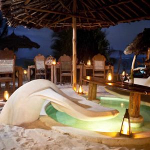 Waterlovers table by night