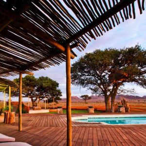 We Kebi Safari Lodge Aussenbereich