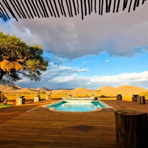 We Kebi Safari Lodge dramatische Aussichten