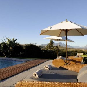 Wedgeview Country House Außenanlage mit Bergen