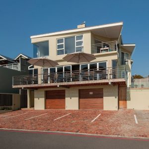 Whalesong Lodge, Außenansicht