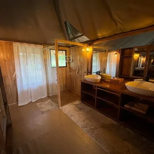 Intowild Camp, Badezimmer