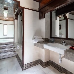 Sarova Shaba Lodge, Bad